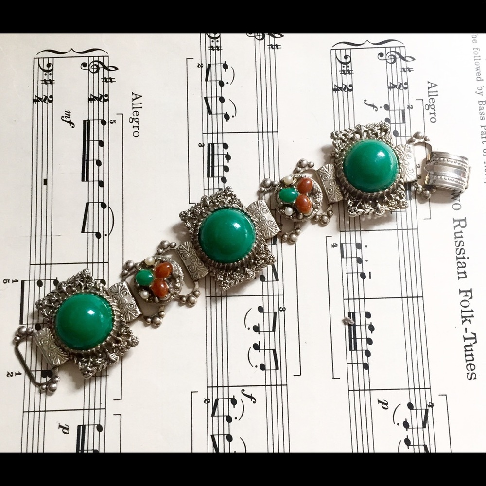 Vintage green link bracelet